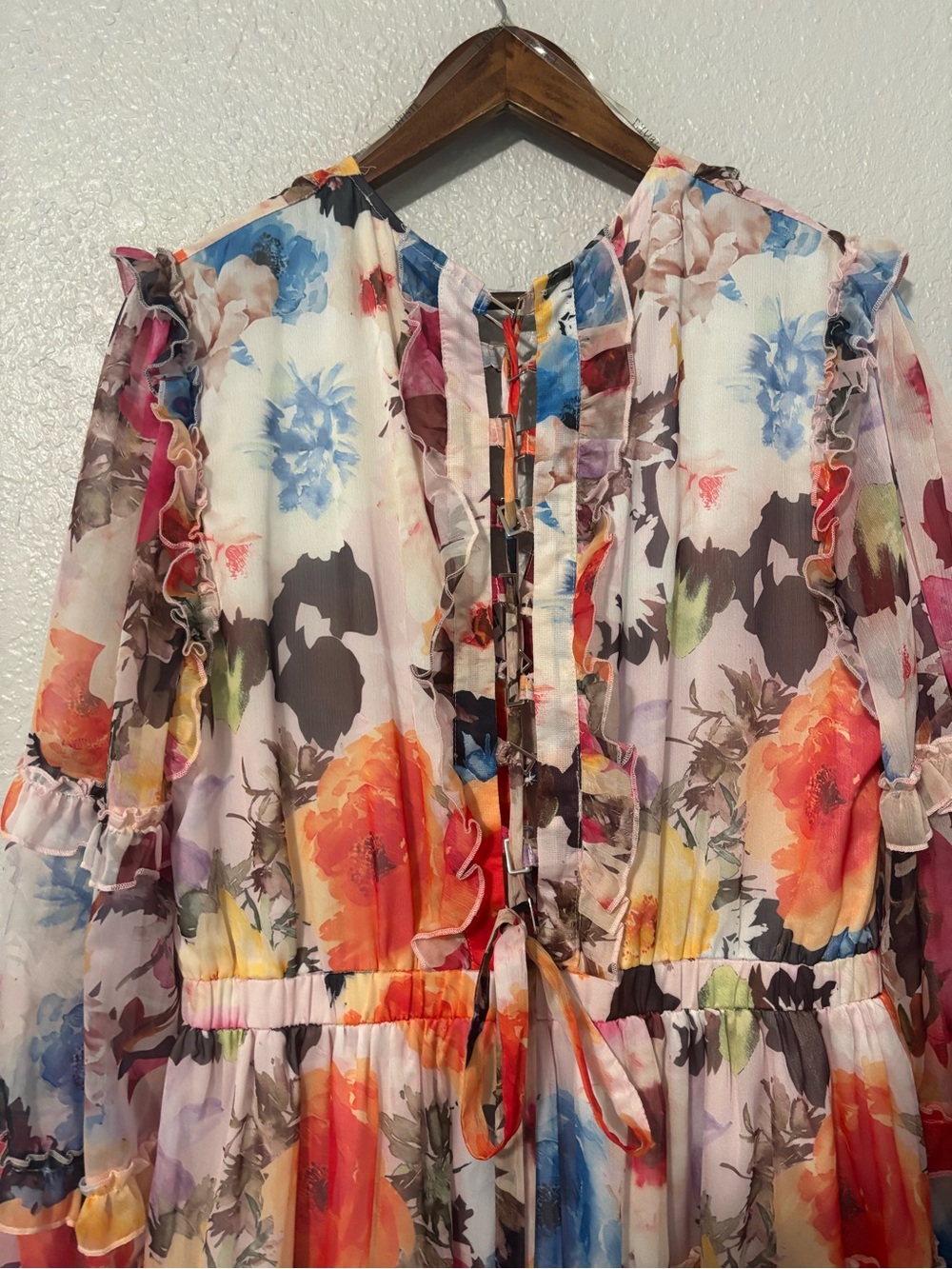 L’Atiste Plus Size Floral Tiered V-Neck Ruffle Dress - Picture 8 of 10